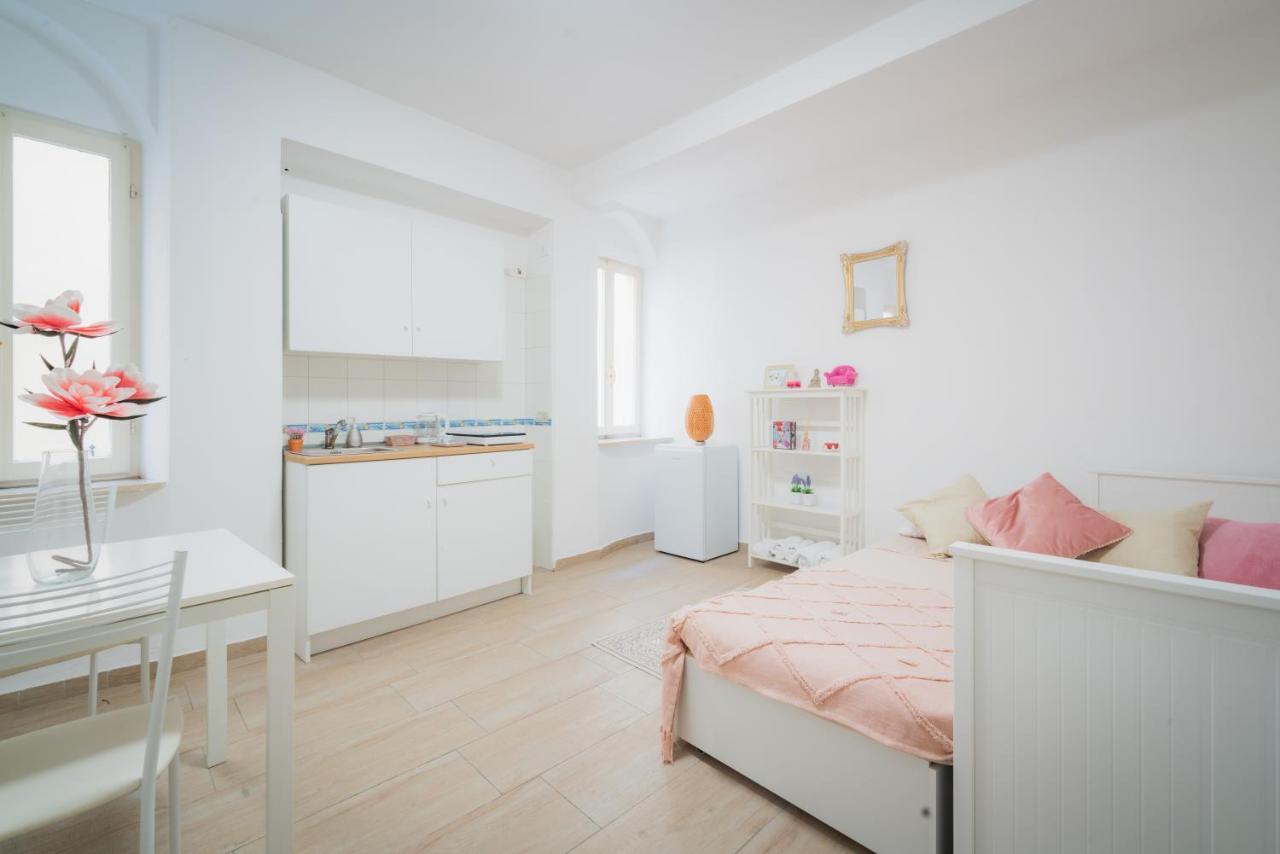 Suite "Castello" Del Garda - Apt Per Coppie Garda Desenzano del Garda Exteriör bild