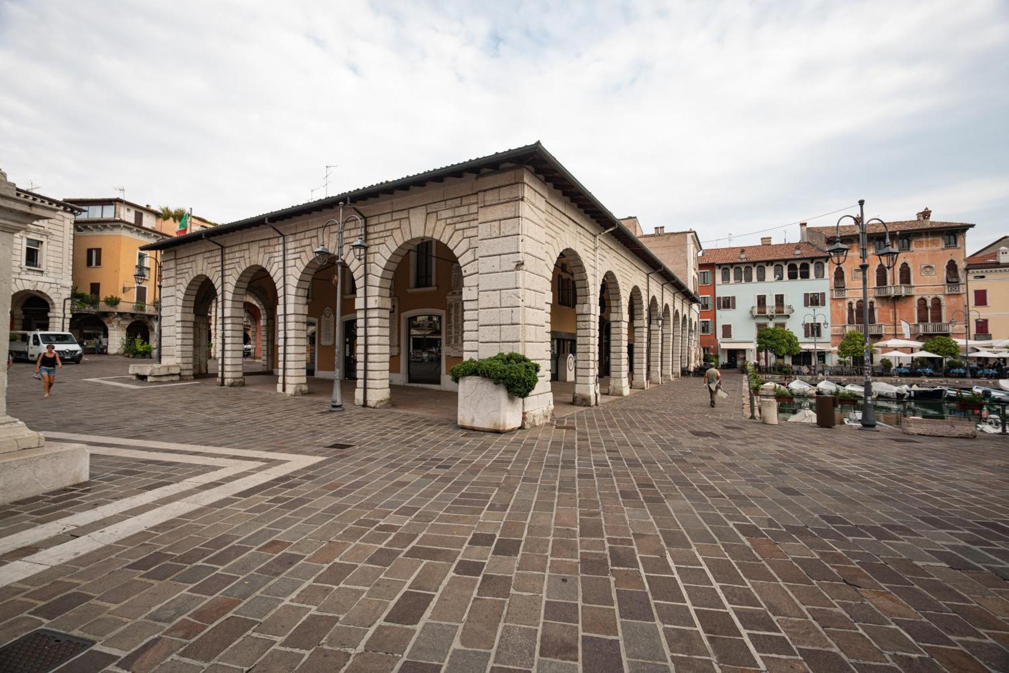 Suite "Castello" Del Garda - Apt Per Coppie Garda Desenzano del Garda Exteriör bild